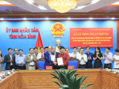 Đoàn công tác Trường Đại học Lâm nghiệp làm việc và ký kết biên bản ghi nhớ hợp tác với UBND tỉnh Hòa Bình